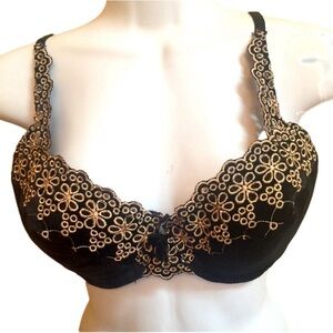 Victoria Secret Black Velvet Gold Floral Stitching Padded Wired Bra Sz…